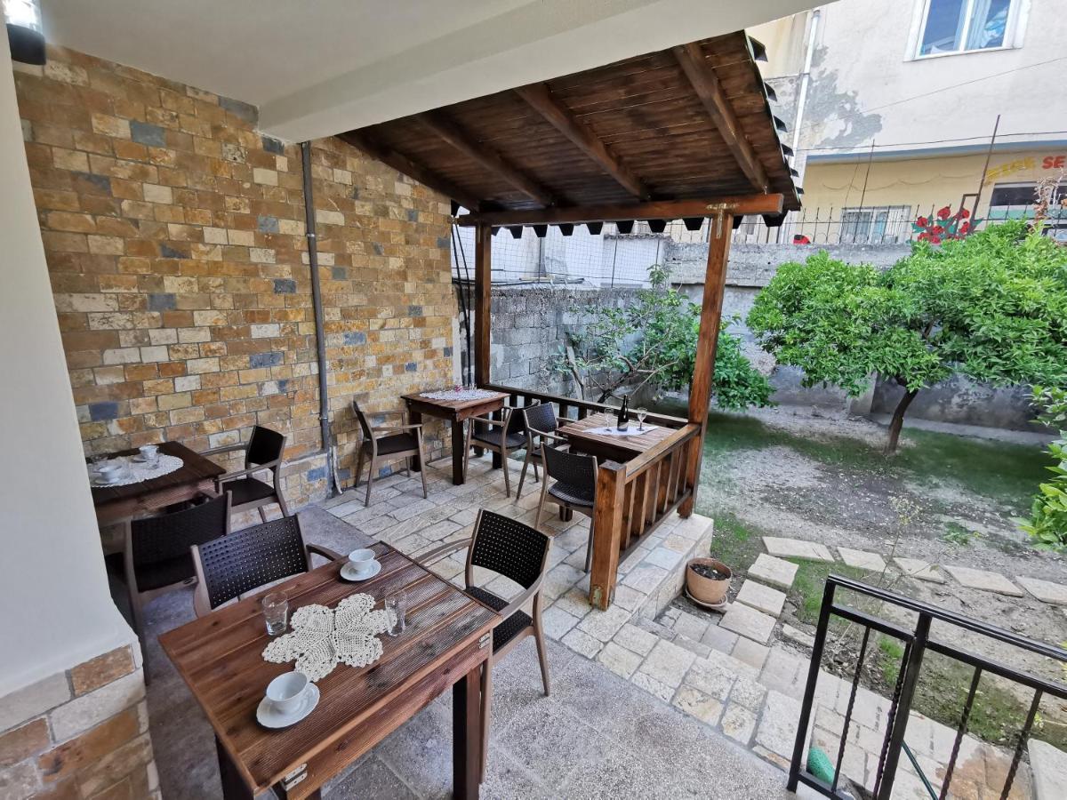 Bujtina Valgent Panzió Berat Kültér fotó