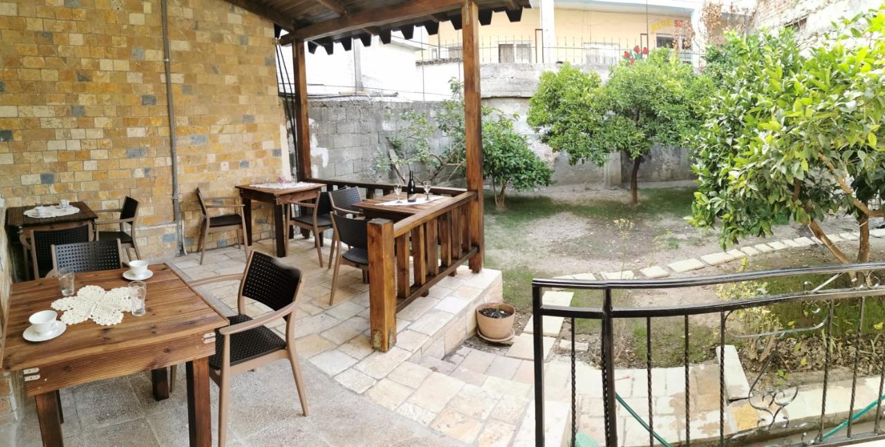 Bujtina Valgent Panzió Berat Kültér fotó